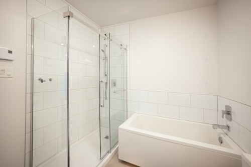 Salle de bains - 207-900 Rue Notre-Dame, Repentigny (Repentigny), QC - Indoor Photo Showing Bathroom