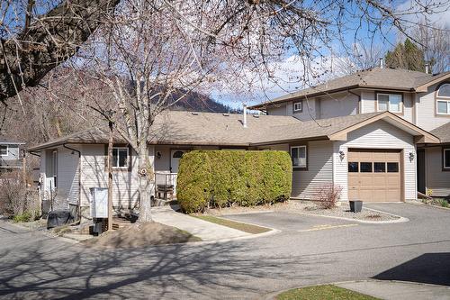 131-133 Wyndham Crescent  Kelowna, BC V1V 1Y8