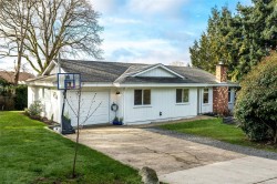 4285 Caen Rd Saanich, BC V8X 3S5