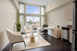 402-1121 Fort St Victoria, BC V8V 3K9