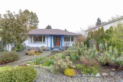 1052 Craigflower Rd Esquimalt, BC V9A 2Y1