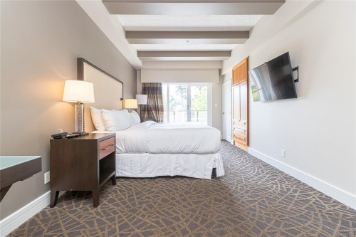 210 A-1376 Lynburne Pl, Langford, BC - Indoor Photo Showing Bedroom