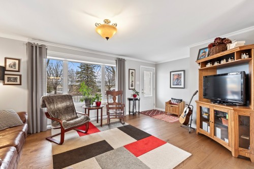 Salon - 225 Rue Ste-Catherine, Saint-Polycarpe, QC - Indoor Photo Showing Living Room