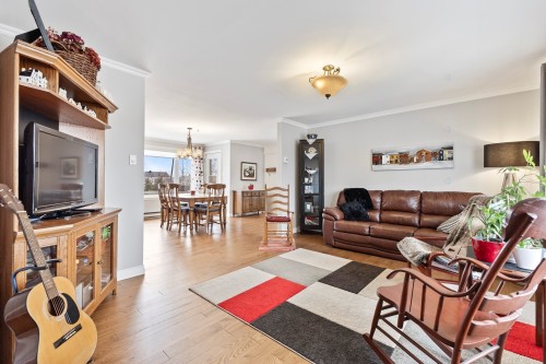 Vue d'ensemble - 225 Rue Ste-Catherine, Saint-Polycarpe, QC - Indoor Photo Showing Living Room