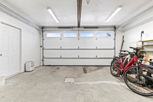 Garage - 225 Rue Ste-Catherine, Saint-Polycarpe, QC - Indoor Photo Showing Garage