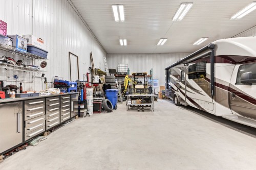 Garage - 225 Rue Ste-Catherine, Saint-Polycarpe, QC - Indoor