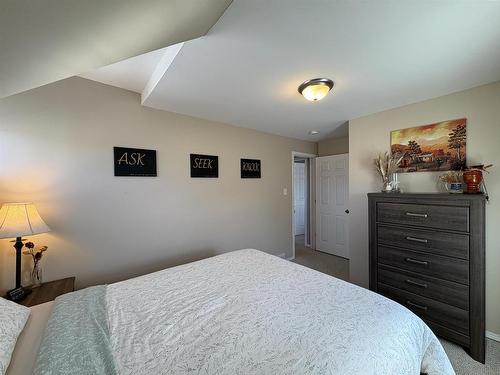 523 First Street E, Fort Frances, ON - Indoor Photo Showing Bedroom