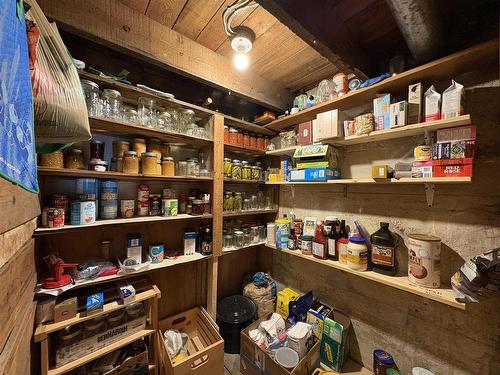 523 First Street E, Fort Frances, ON - Indoor With Storage