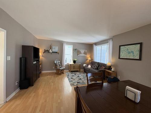523 First Street E, Fort Frances, ON - Indoor Photo Showing Living Room