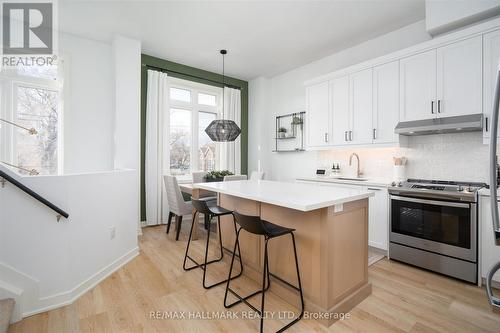 53 Wood Street E, Hamilton, ON - Indoor Photo Showing Kitchen With Upgraded Kitchen