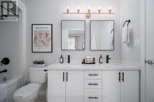53 Wood Street E, Hamilton, ON - Indoor Photo Showing Bathroom