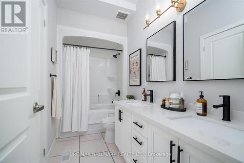 53 Wood Street E, Hamilton, ON - Indoor Photo Showing Bathroom