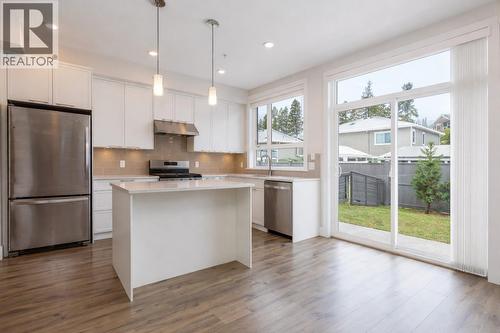 13098 Shoreline Way Unit# 68, Lake Country, BC - Indoor Photo Showing Kitchen With Upgraded Kitchen