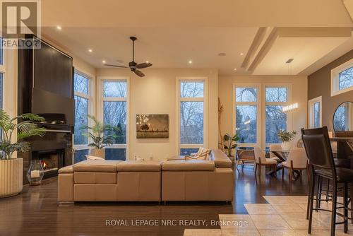 164A Lakeshore Road, St. Catharines, ON - Indoor Photo Showing Living Room With Fireplace