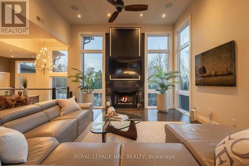 164A Lakeshore Road, St. Catharines, ON - Indoor Photo Showing Living Room With Fireplace