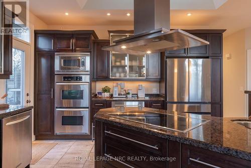 164A Lakeshore Road, St. Catharines, ON - Indoor Photo Showing Kitchen With Upgraded Kitchen