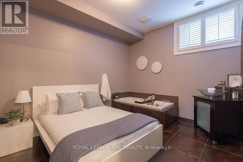 164A Lakeshore Road, St. Catharines, ON - Indoor Photo Showing Bedroom