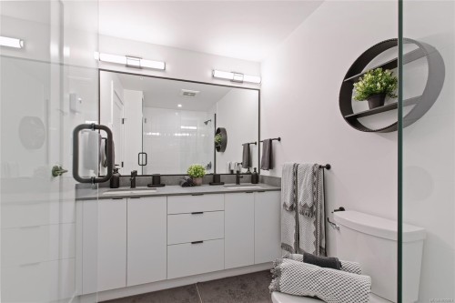 501-1114 Samar Cres, Langford, BC - Indoor Photo Showing Bathroom