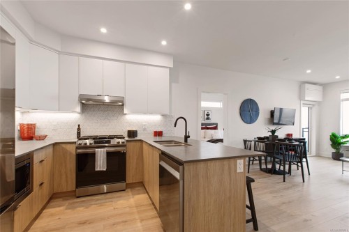 501-1114 Samar Cres, Langford, BC - Indoor Photo Showing Kitchen With Double Sink With Upgraded Kitchen