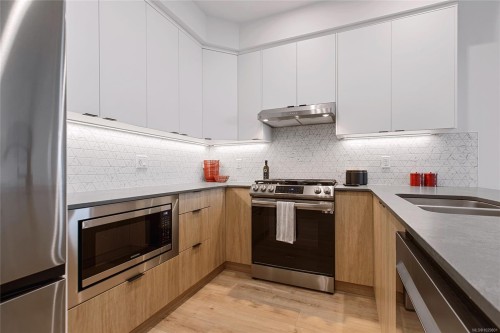 501-1114 Samar Cres, Langford, BC - Indoor Photo Showing Kitchen With Upgraded Kitchen