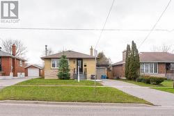 767 PHILLIP MURRAY AVENUE Oshawa, ON L1J 1J2