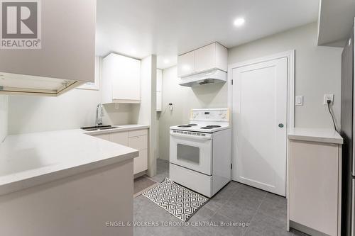 767 Phillip Murray Avenue, Oshawa, ON - Indoor Photo Showing Kitchen