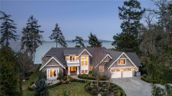 2616 Queenswood Lane Saanich, BC V8N 1X5