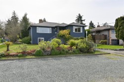 3855 Seaton St Saanich, BC V8Z 3W7