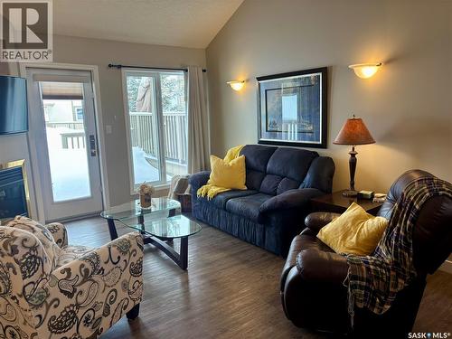 66 Eagle View Way, Elk Ridge, SK - Indoor Photo Showing Living Room