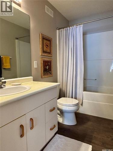 66 Eagle View Way, Elk Ridge, SK - Indoor Photo Showing Bathroom