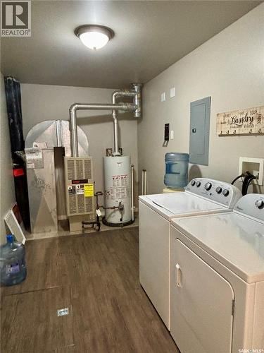 66 Eagle View Way, Elk Ridge, SK - Indoor Photo Showing Laundry Room
