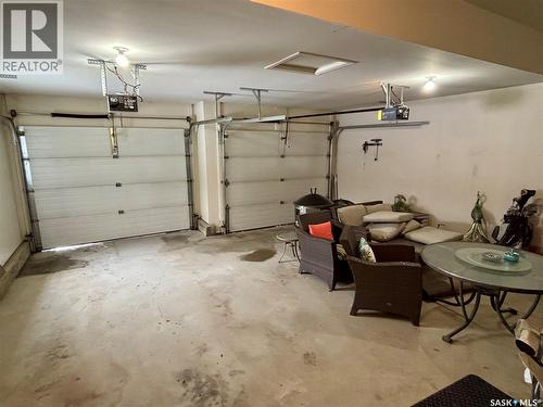 66 Eagle View Way, Elk Ridge, SK - Indoor Photo Showing Garage