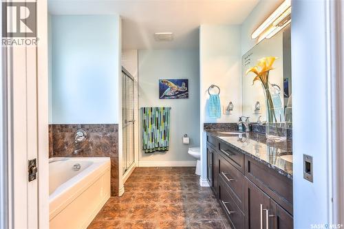 200 Clubhouse Boulevard E, Warman, SK - Indoor Photo Showing Bathroom
