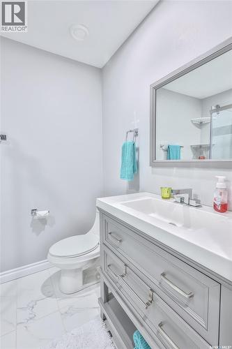 200 Clubhouse Boulevard E, Warman, SK - Indoor Photo Showing Bathroom