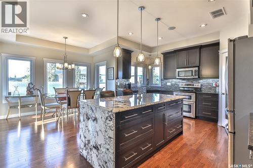 200 Clubhouse Boulevard E, Warman, SK - Indoor Photo Showing Kitchen With Upgraded Kitchen