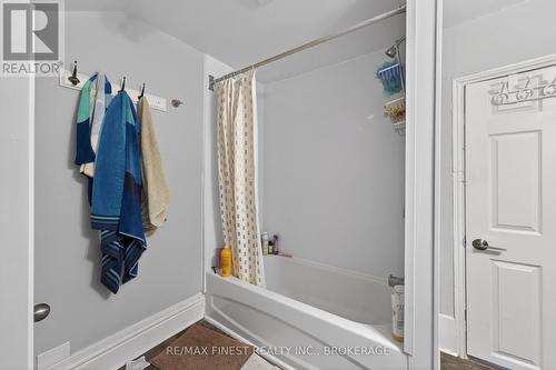 255-257 Earl Street, Kingston (Central City East), ON - Indoor Photo Showing Bathroom
