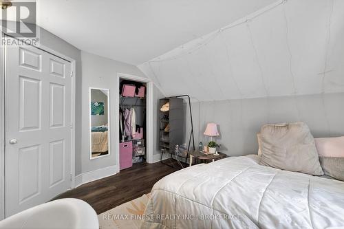 255-257 Earl Street, Kingston (Central City East), ON - Indoor Photo Showing Bedroom