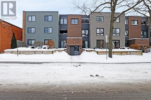 2D - 142 WAVERLEY STREET  Ottawa, ON K2P 0V4