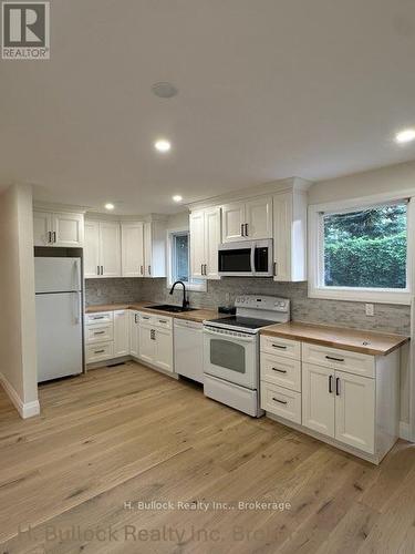 3336 Kodiak Street, Ottawa, ON - Indoor Photo Showing Kitchen
