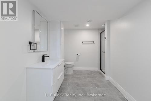 3336 Kodiak Street, Ottawa, ON - Indoor Photo Showing Bathroom