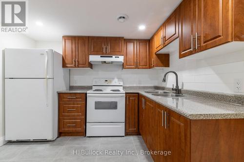 3336 Kodiak Street, Ottawa, ON - Indoor Photo Showing Kitchen With Double Sink