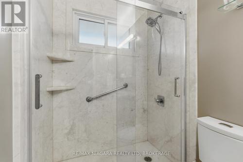 57 Meredith Drive, St. Catharines (Carlton/Bunting), ON - Indoor Photo Showing Bathroom