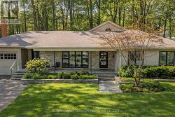 133 MINEOLA ROAD E  Mississauga, ON L5G 2E7