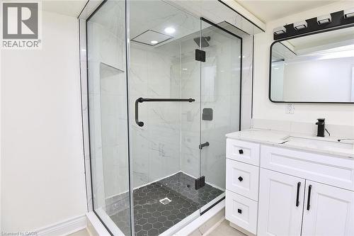 103 Sherman Avenue S, Hamilton, ON - Indoor Photo Showing Bathroom