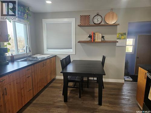 20 15Th Avenue Se, Swift Current, SK - Indoor Photo Showing Dining Room