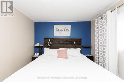 Bedroom 1 - 211 Grantham Avenue, St. Catharines (Facer), ON - Indoor Photo Showing Bedroom