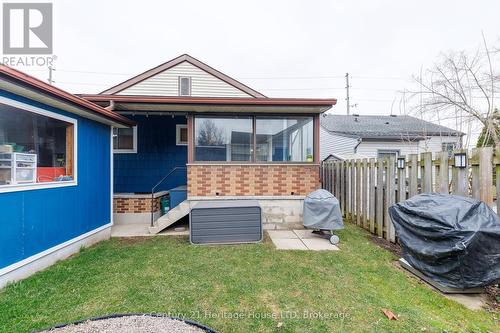 Fully Fenced Yard - 211 Grantham Avenue, St. Catharines (Facer), ON - Outdoor
