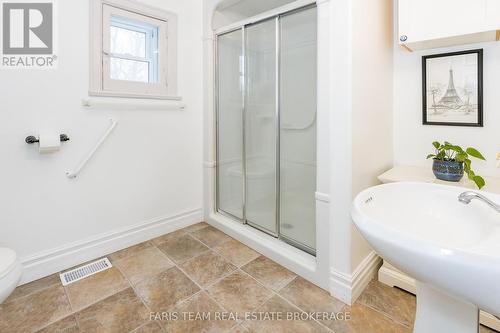 4047 Horseshoe Valley Road W, Springwater, ON - Indoor Photo Showing Bathroom