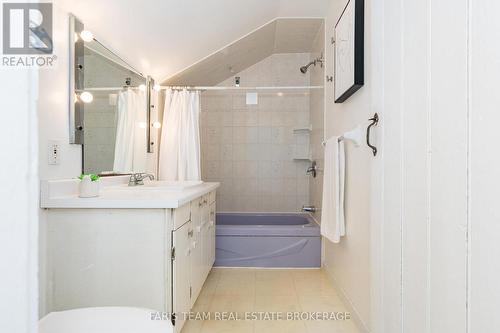 4047 Horseshoe Valley Road W, Springwater, ON - Indoor Photo Showing Bathroom