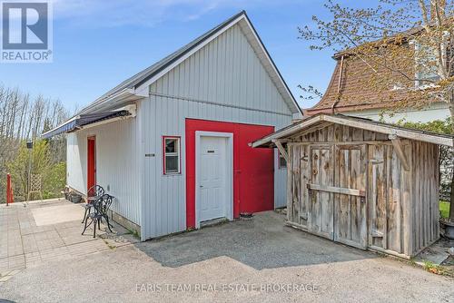 4047 Horseshoe Valley Road W, Springwater, ON - Outdoor With Exterior